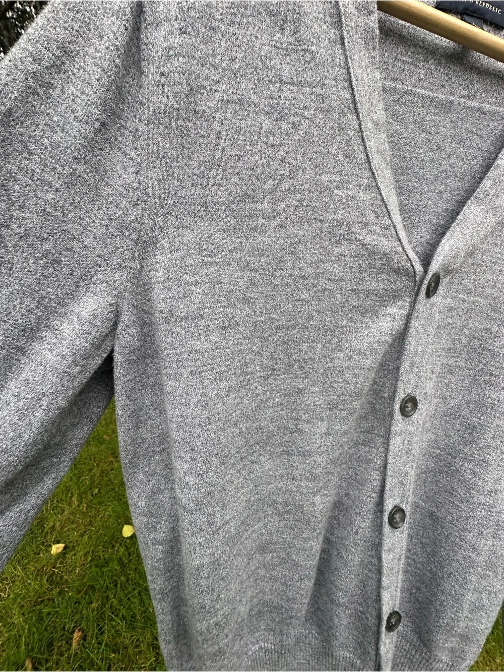 Banana Republic Cardigan Men’s V-Neck Button Sweater Soft Gray Classic Timeless